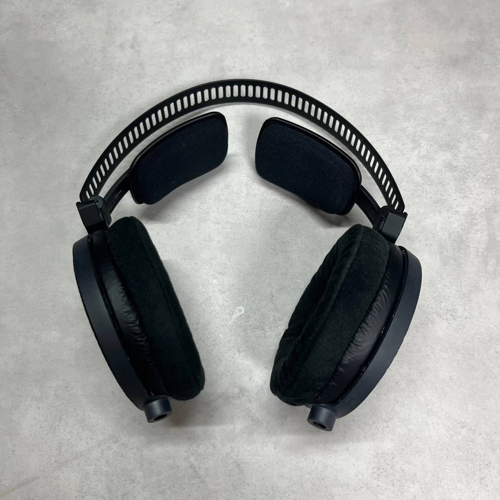 Audio-Technica ATH-R70x Headphones & Earbuds Black New
