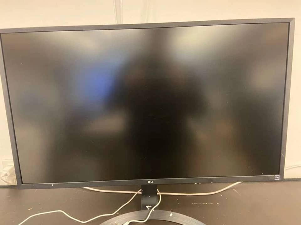 LG 32UD59 Monitors