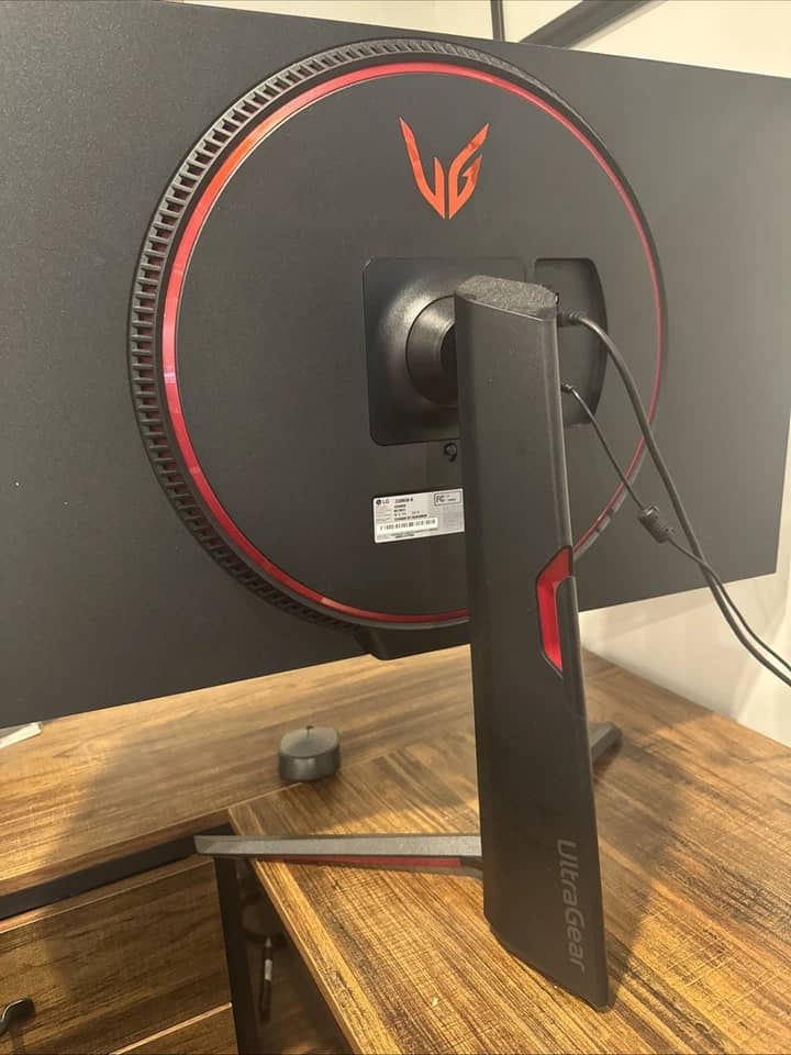 LG 32GN650 Monitors