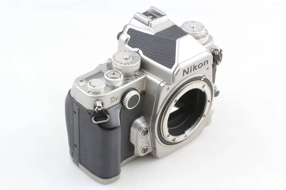 Nikon AF-S Digital Cameras Used - Good