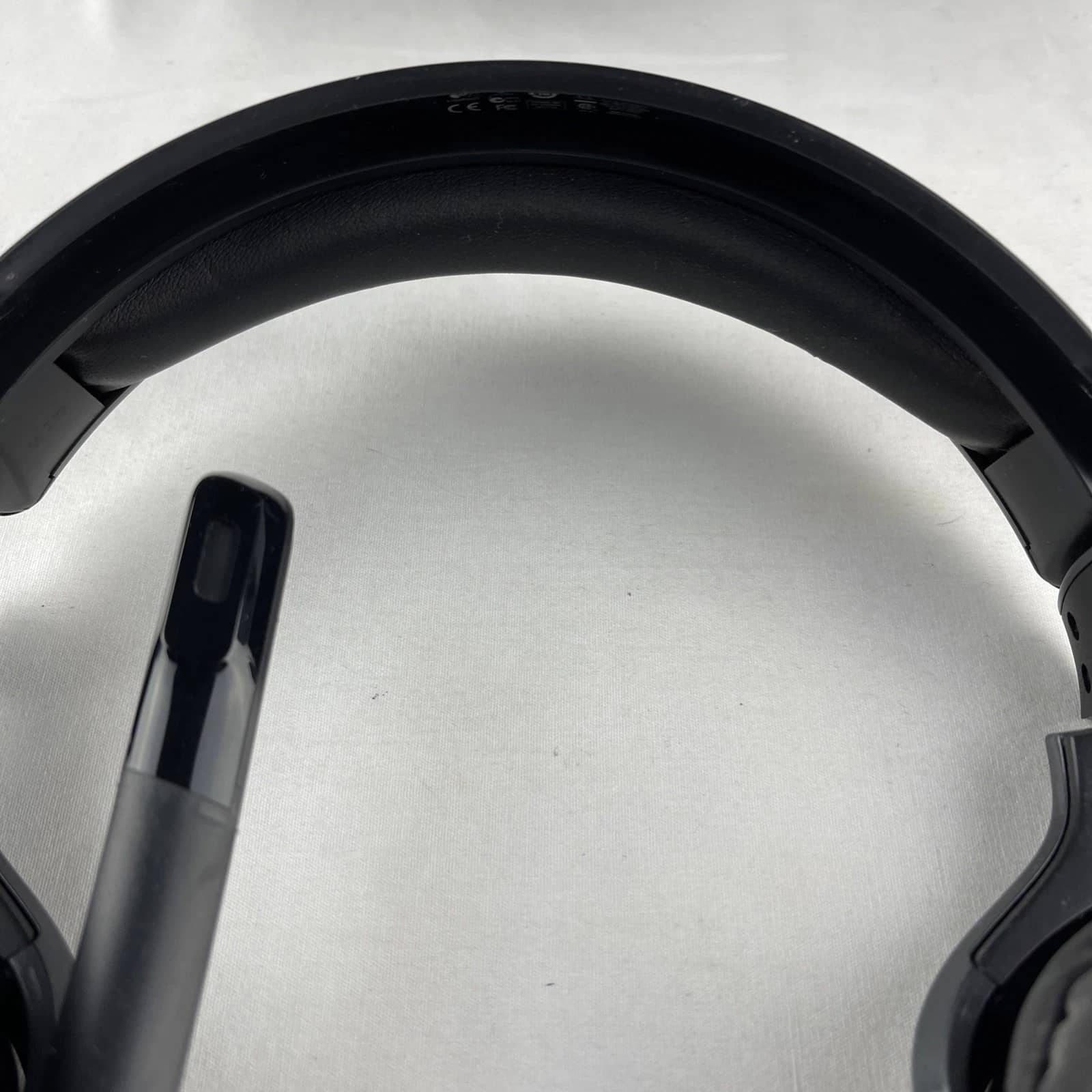 Logitech G930 Headphones & Earbuds Black New