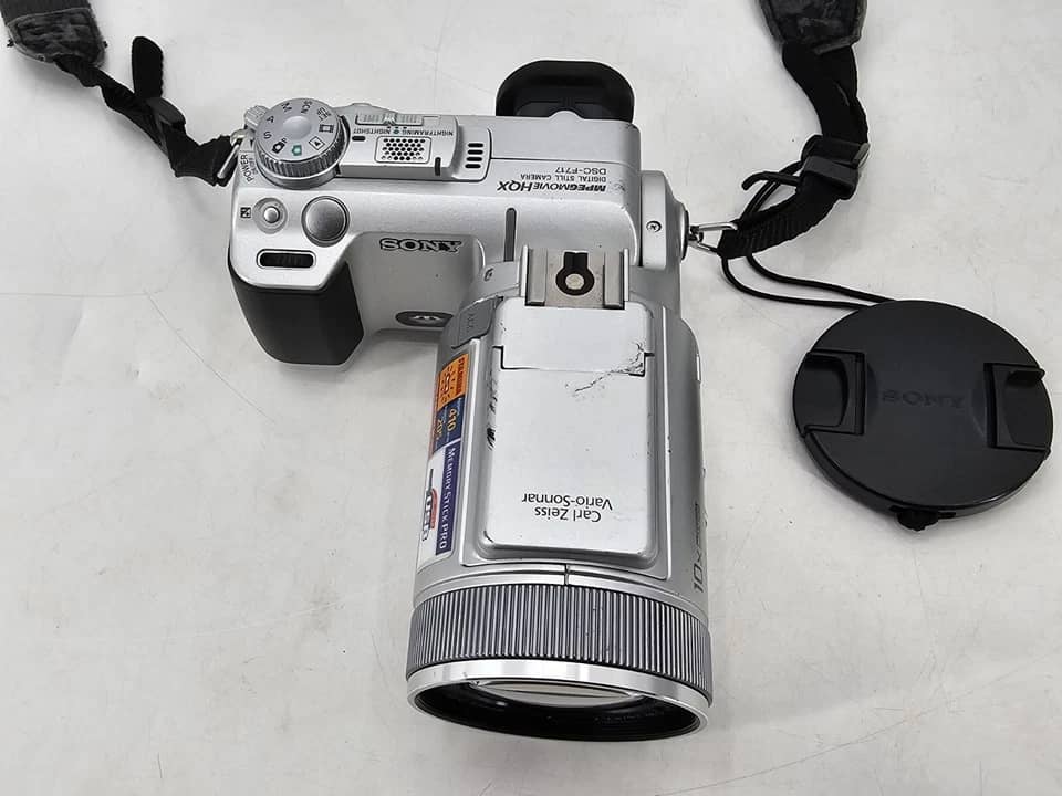 Sony DSC-F717 Digital Cameras Silver New Body Only