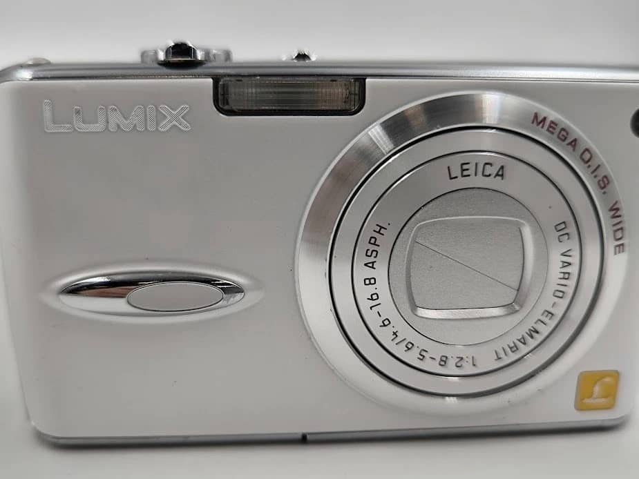 Panasonic LUMIX FX01 Digital Cameras Black Used - Good Body Only