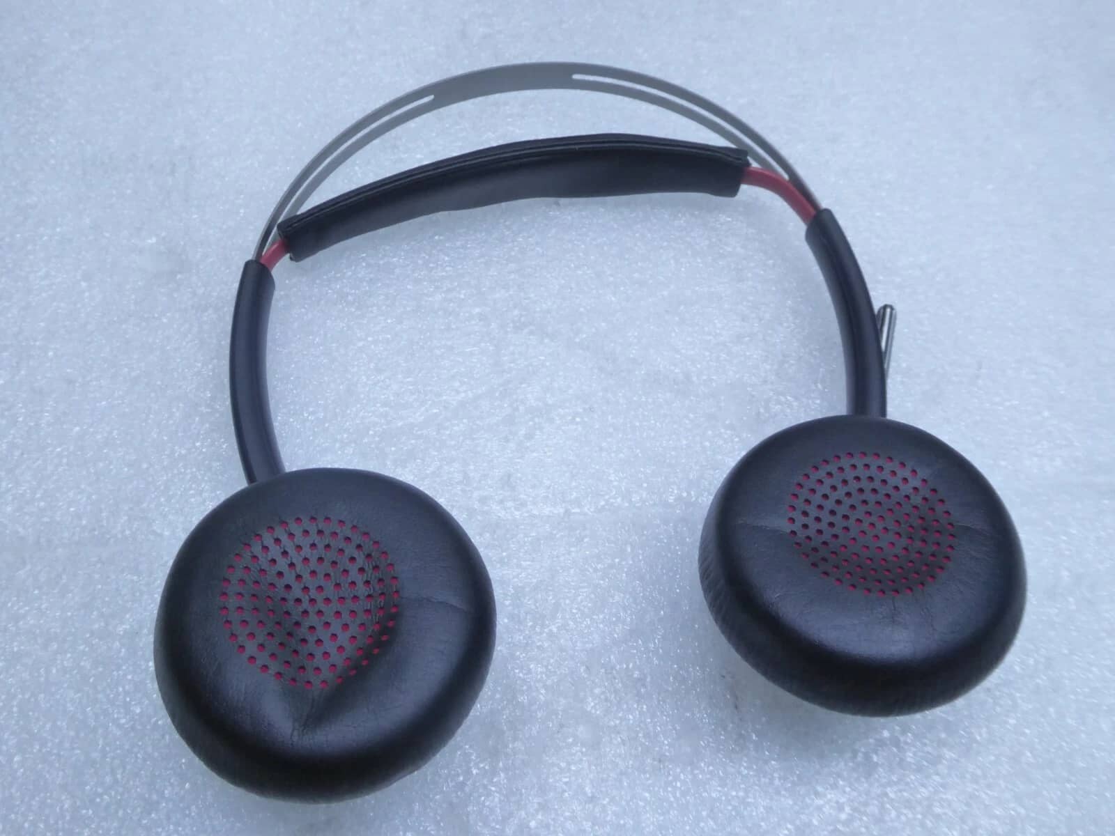 Plantronics B825-M Headphones & Earbuds Black Used - Good
