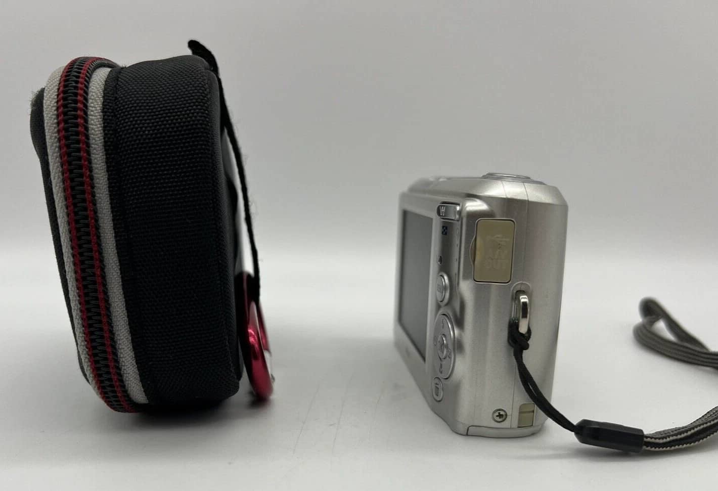 Nikon COOLPIX L19 Digital Cameras Silver Used - Good Body Only