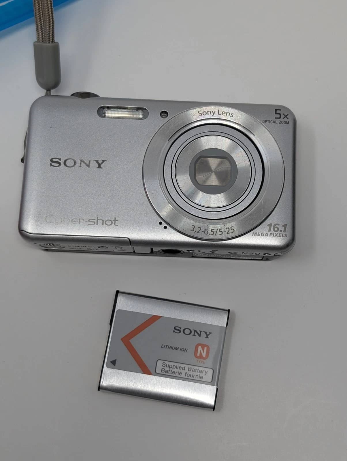 Sony Cyber-shot dsc-w710 Digital Cameras Silver New Body Only