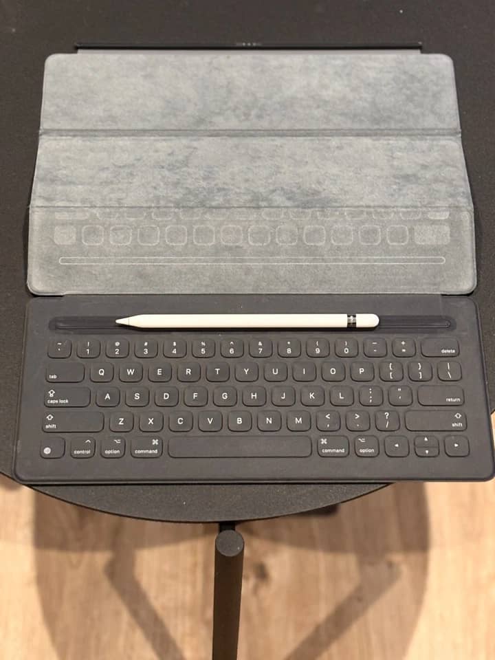 Apple iPad 1st Tablets