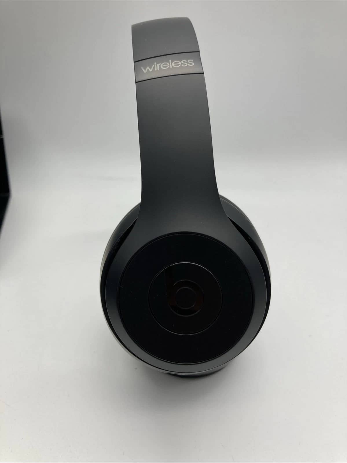 Beats Solo 3 Headphones & Earbuds Red Refurbished - Good