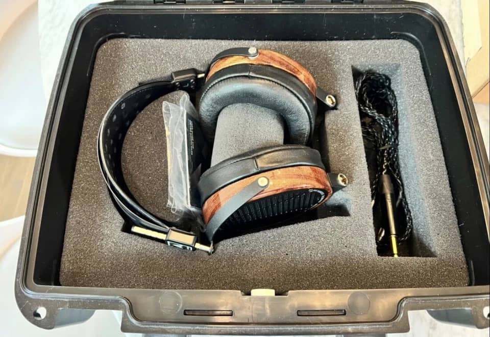 Audeze Audeze LCD-2 Headphones & Earbuds 