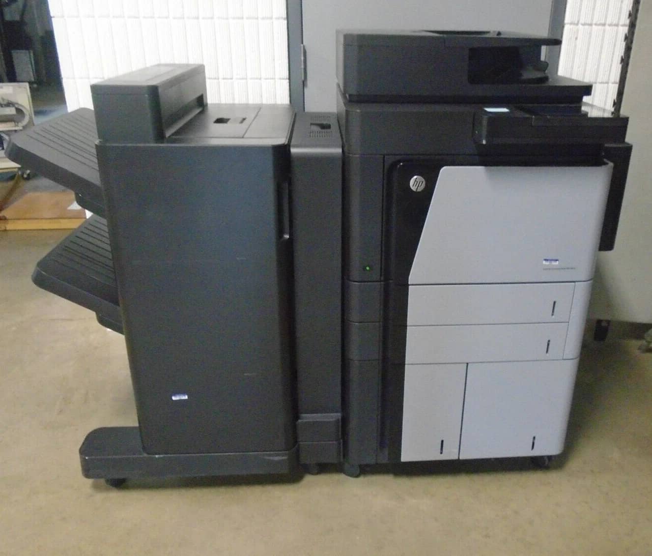 HP LaserJet Enterprise flow MFP M830 Printers Used - Good