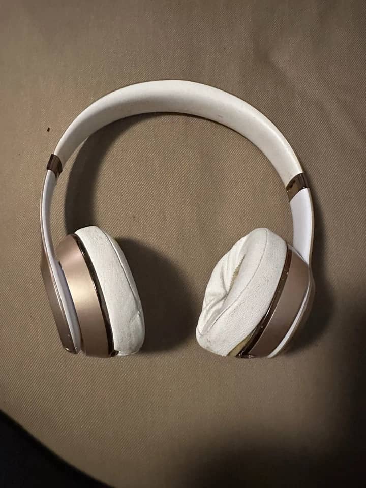 Beats Solo 2 Wireless Headphones & Earbuds 