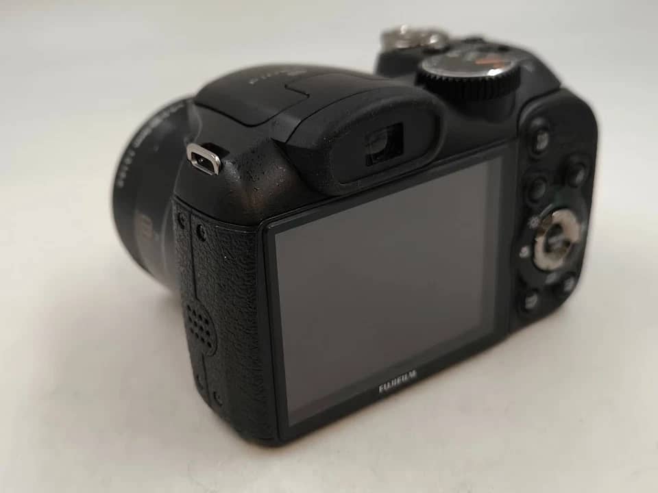 Fujifilm FinePix s1800 Digital Cameras Black New Body Only