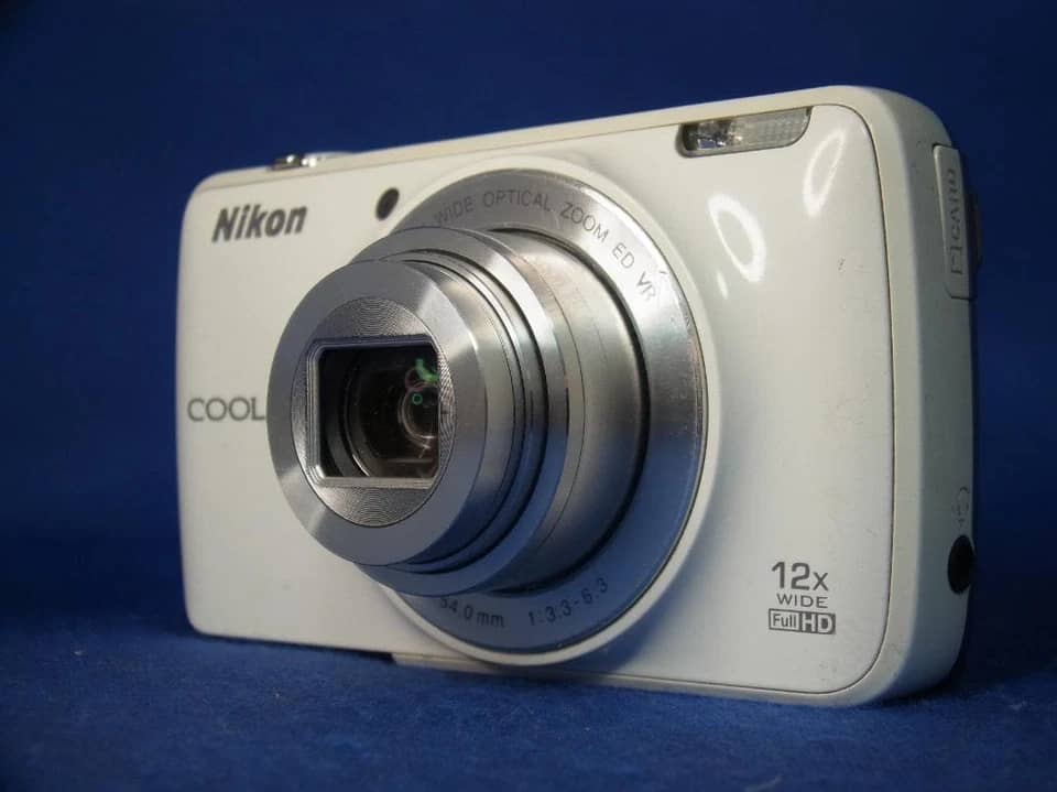 Nikon COOLPIX S810c Digital Cameras White New Body Only