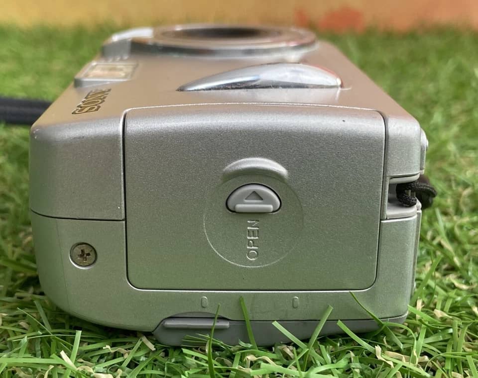 Sony DSCP32 Digital Cameras Silver New Body Only