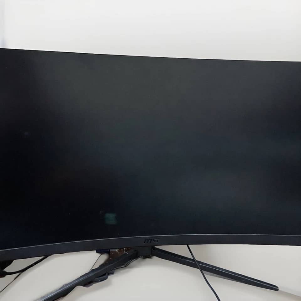 MSI G32C4X Monitors