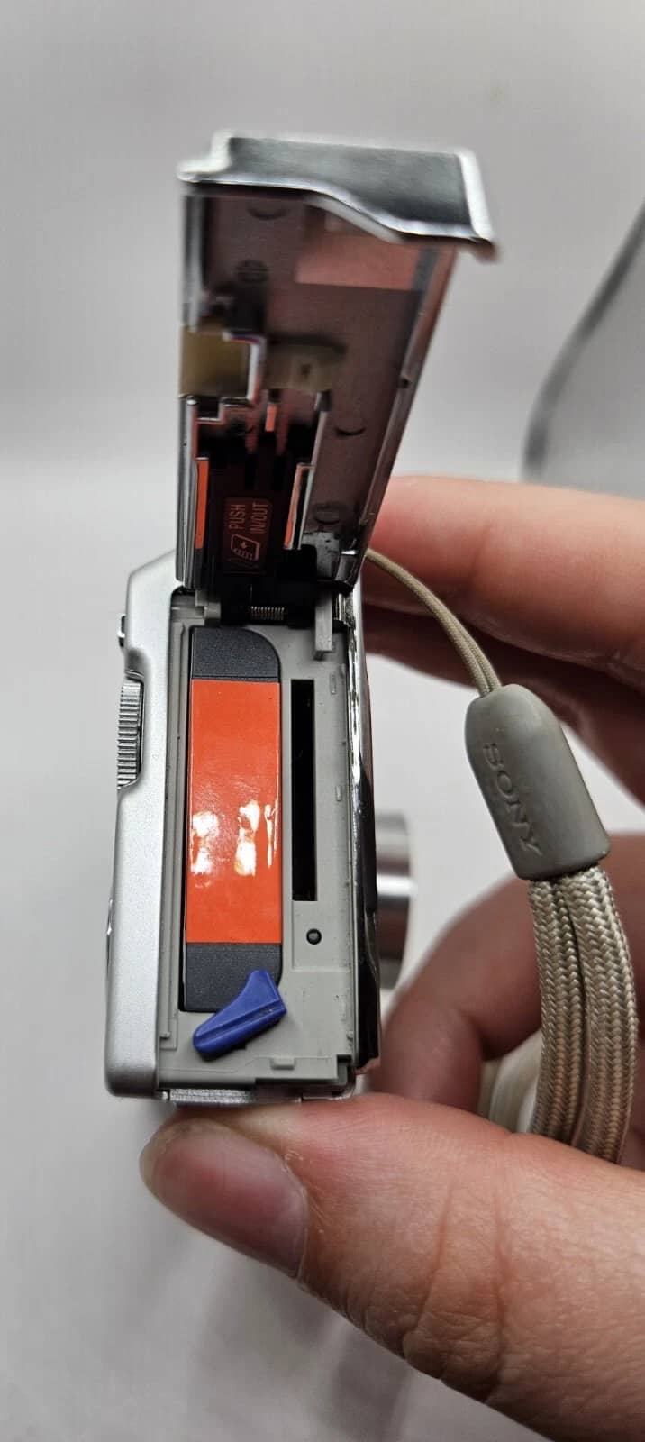 Sony Cyber-shot DSC-W80 Digital Cameras Silver New Body Only