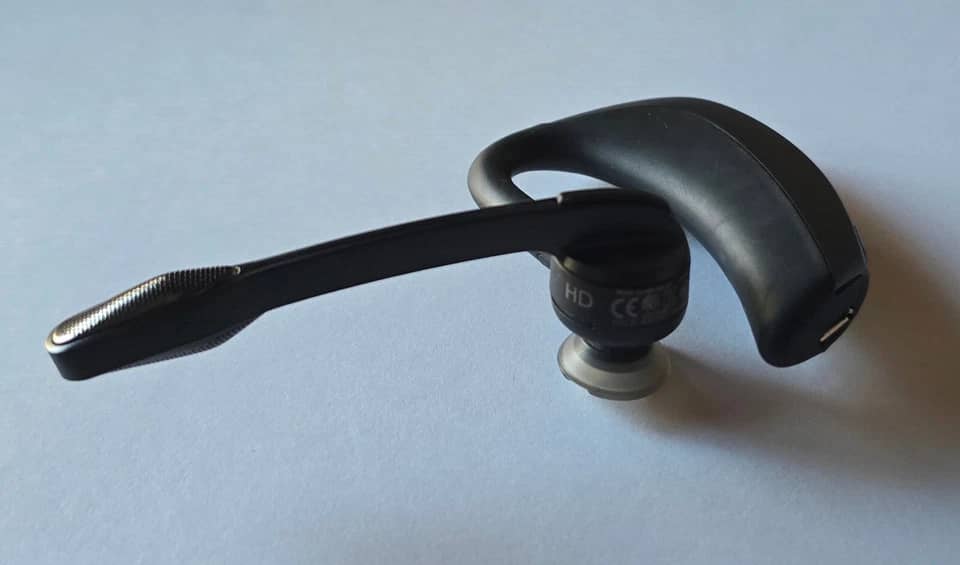 Plantronics Voyager PRO Headphones & Earbuds Black New