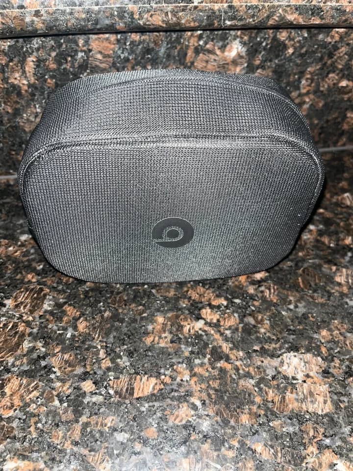 Beats Beats Solo 4 Headphones & Earbuds 