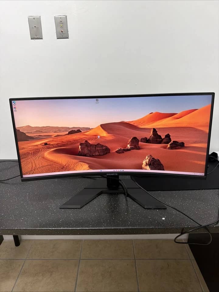 GIGABYTE 34WR50QC Monitors