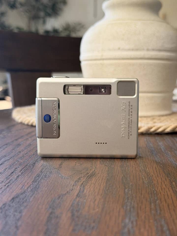 Minolta DiMAGE Xg Digital Cameras