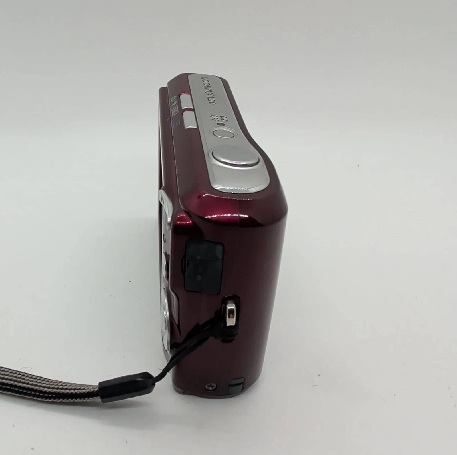 Nikon COOLPIX L20 Digital Cameras Red New Body Only