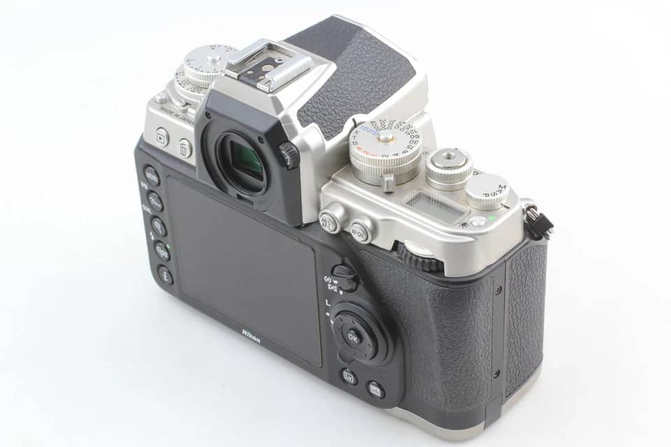 Nikon AF-S Digital Cameras Used - Good