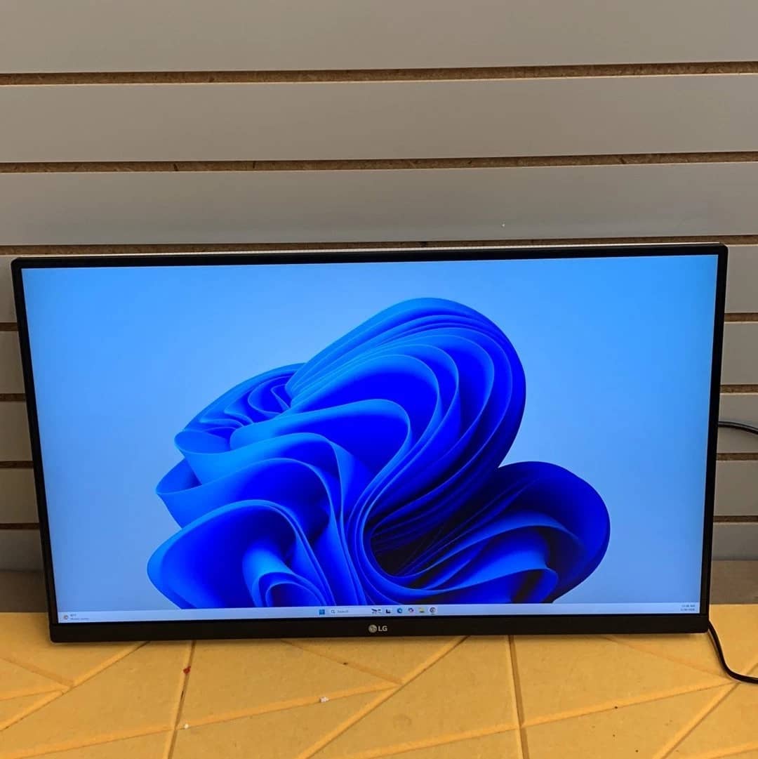 LG 27US500-W Monitors New