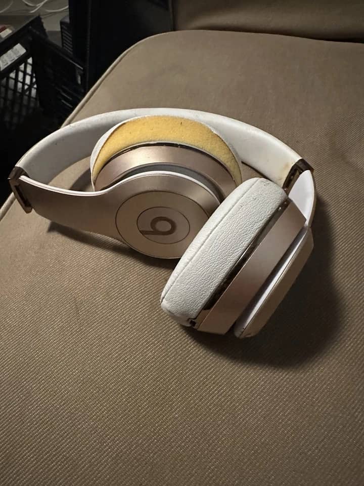 Beats Solo 2 Wireless Headphones & Earbuds 