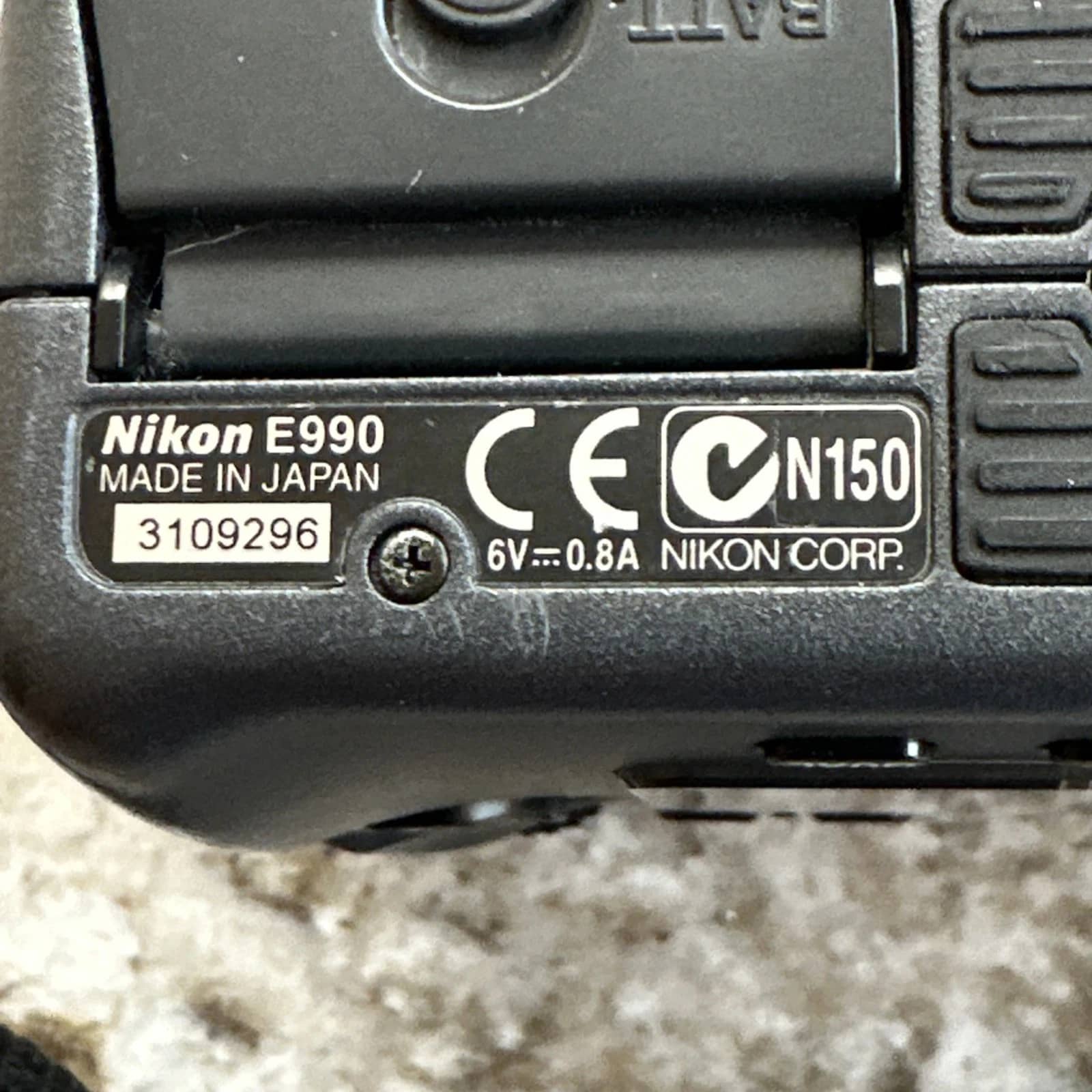 Nikon COOLPIX 990 Digital Cameras Black Used - Good Body Only