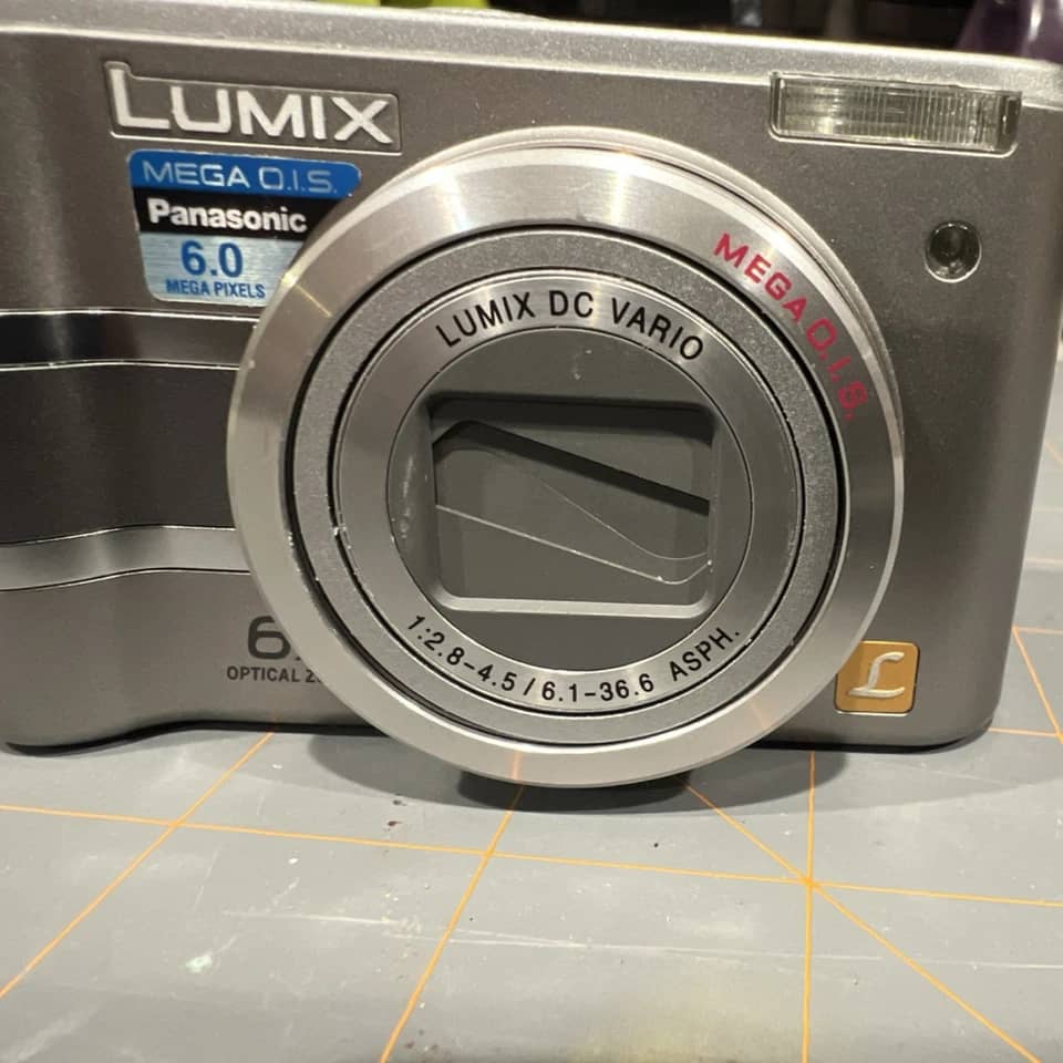 Panasonic DiMAGE Z5 Digital Cameras