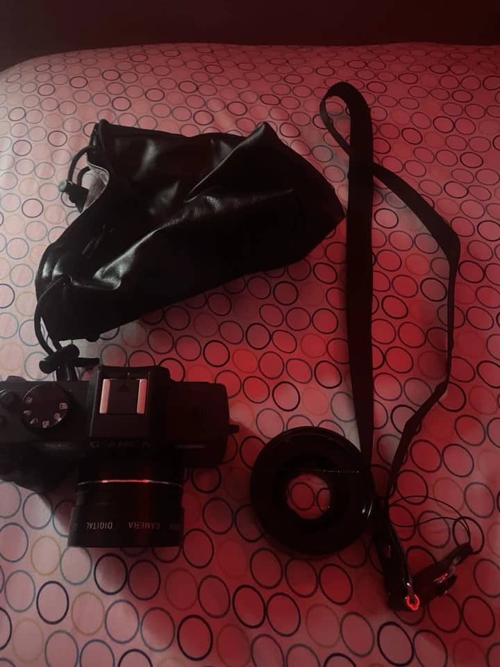 Minolta DiMAGE A1 Digital Cameras