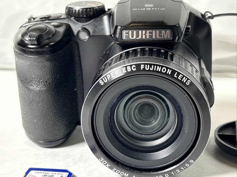 Fujifilm FinePix S6800 Digital Cameras Black New Body Only