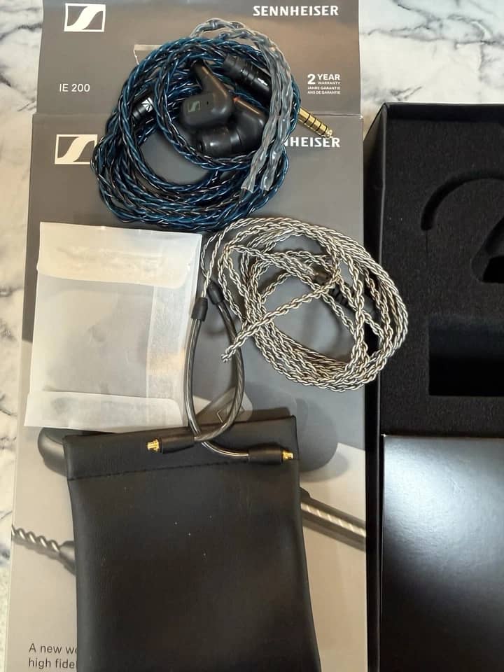 Sennheiser Sennheiser IE 200 Headphones & Earbuds 