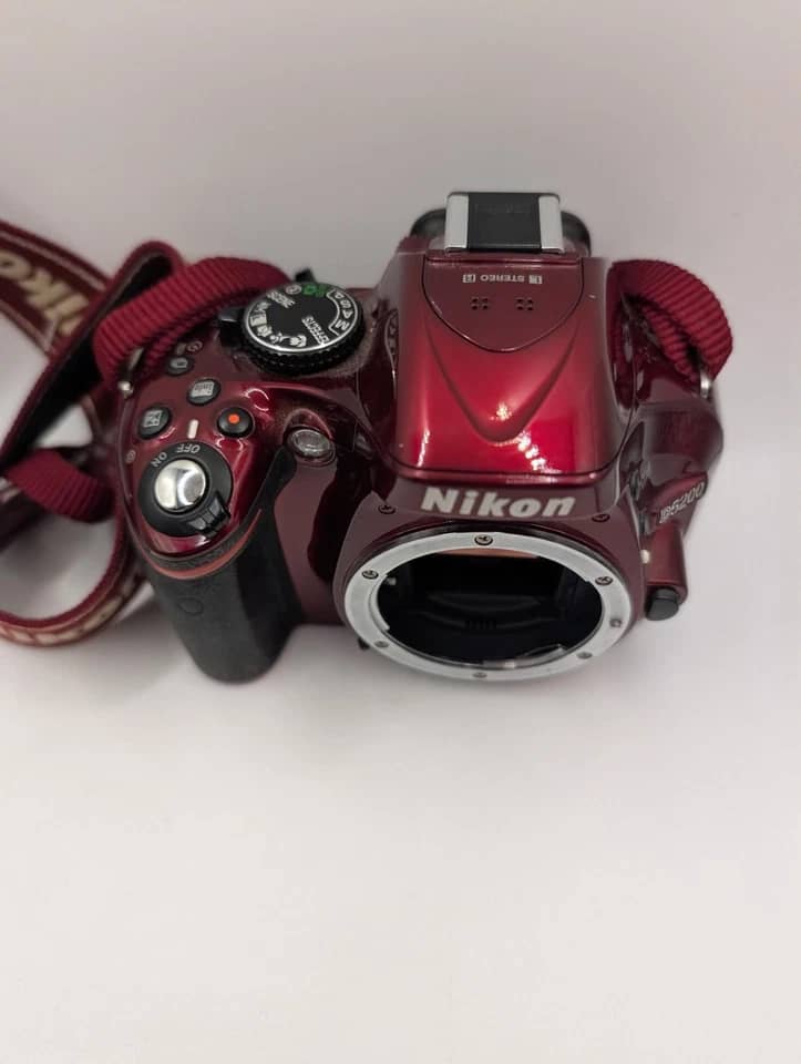 Nikon D5200 Digital Cameras Black New 18-55mm IS II Kit