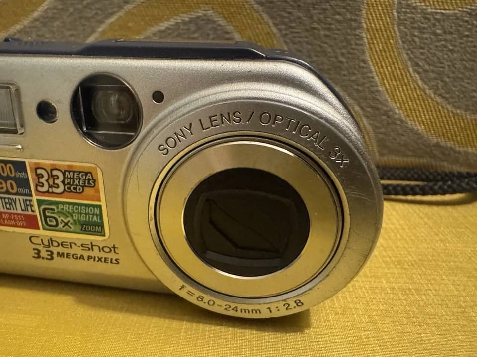 Sony DSC-P1 Cyber-shot Digital Cameras Silver New Body Only