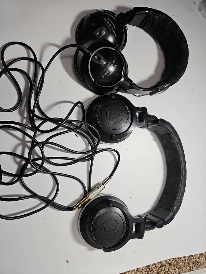 Audio-Technica ATH-M50 Headphones & Earbuds 
