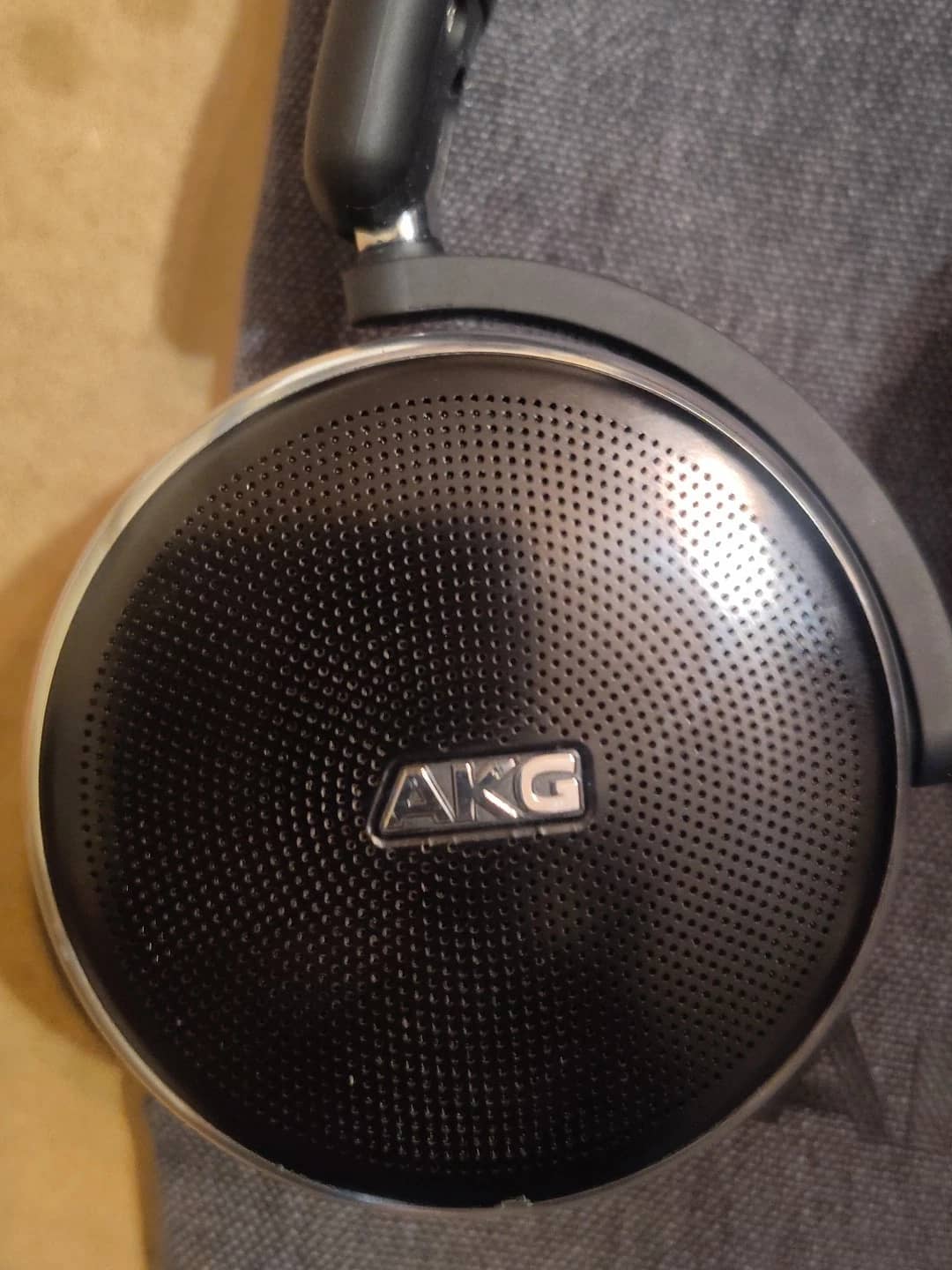 AKG N60NC Headphones & Earbuds Black Refurbished - Excellent