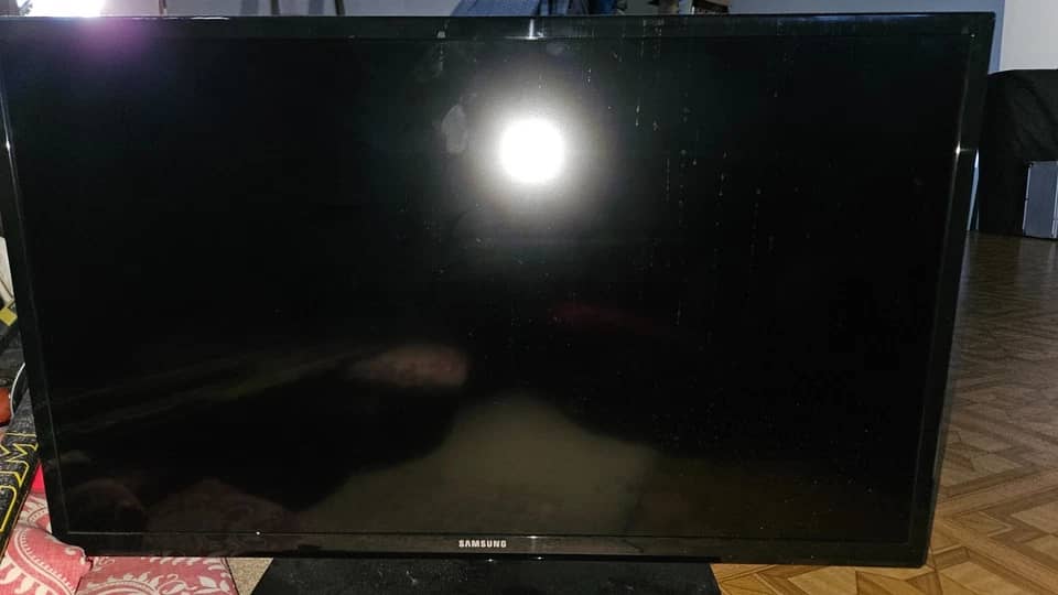 Samsung UN32EH4003F TVs