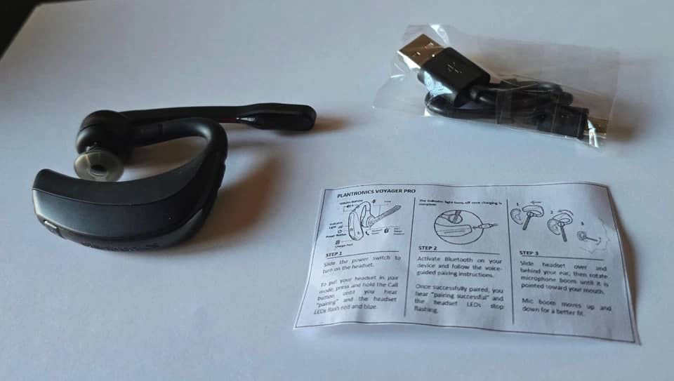 Plantronics Voyager PRO Headphones & Earbuds Black New