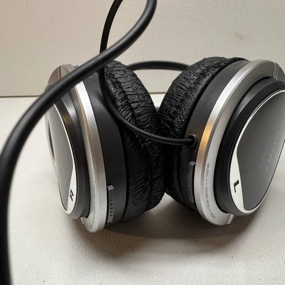 Sony MDR-XD200 Headphones & Earbuds Black New