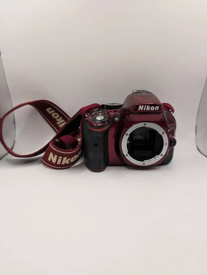 Nikon D5200 Digital Cameras Black New 18-55mm IS II Kit