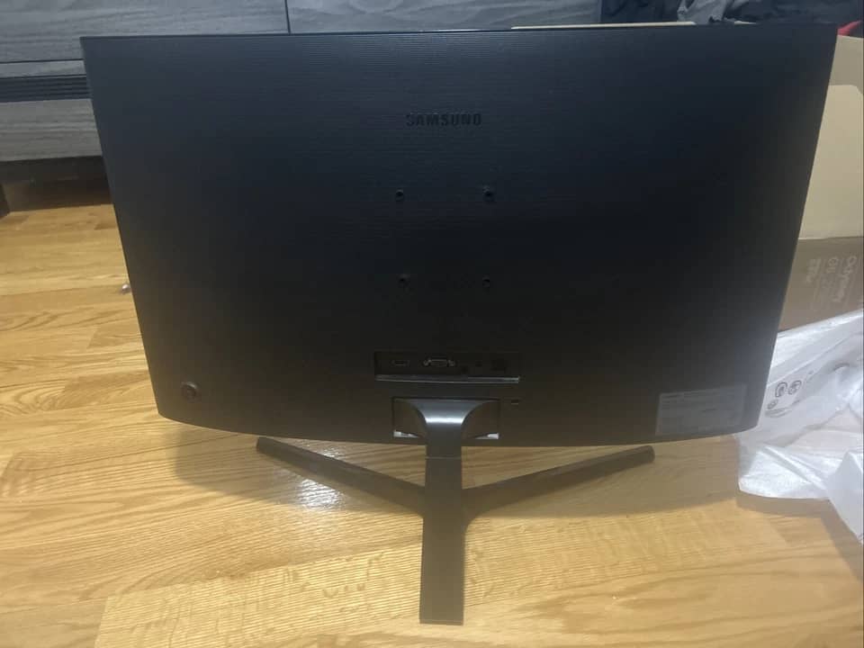 Samsung LS32DG502E Monitors