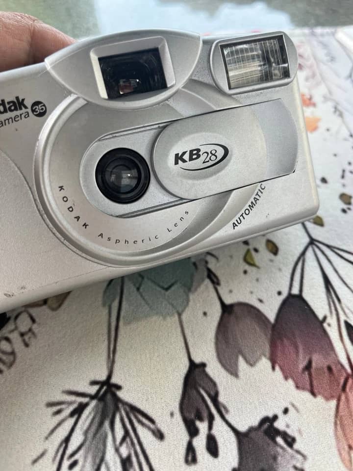 Kodak EasyShare CX6200 Digital Cameras Silver New Body Only