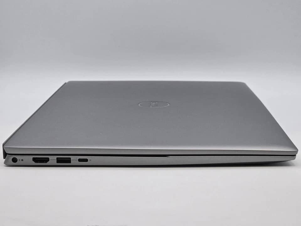 Dell Vostro 5620 Computers