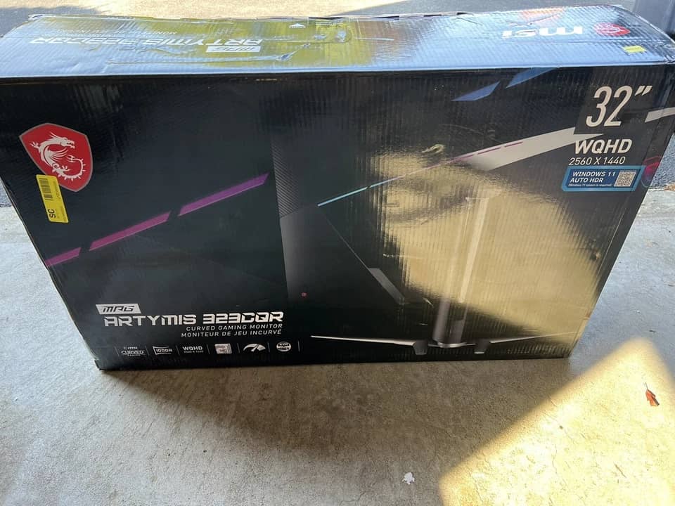 MSI MPG ARTYMIS 323CQR Monitors