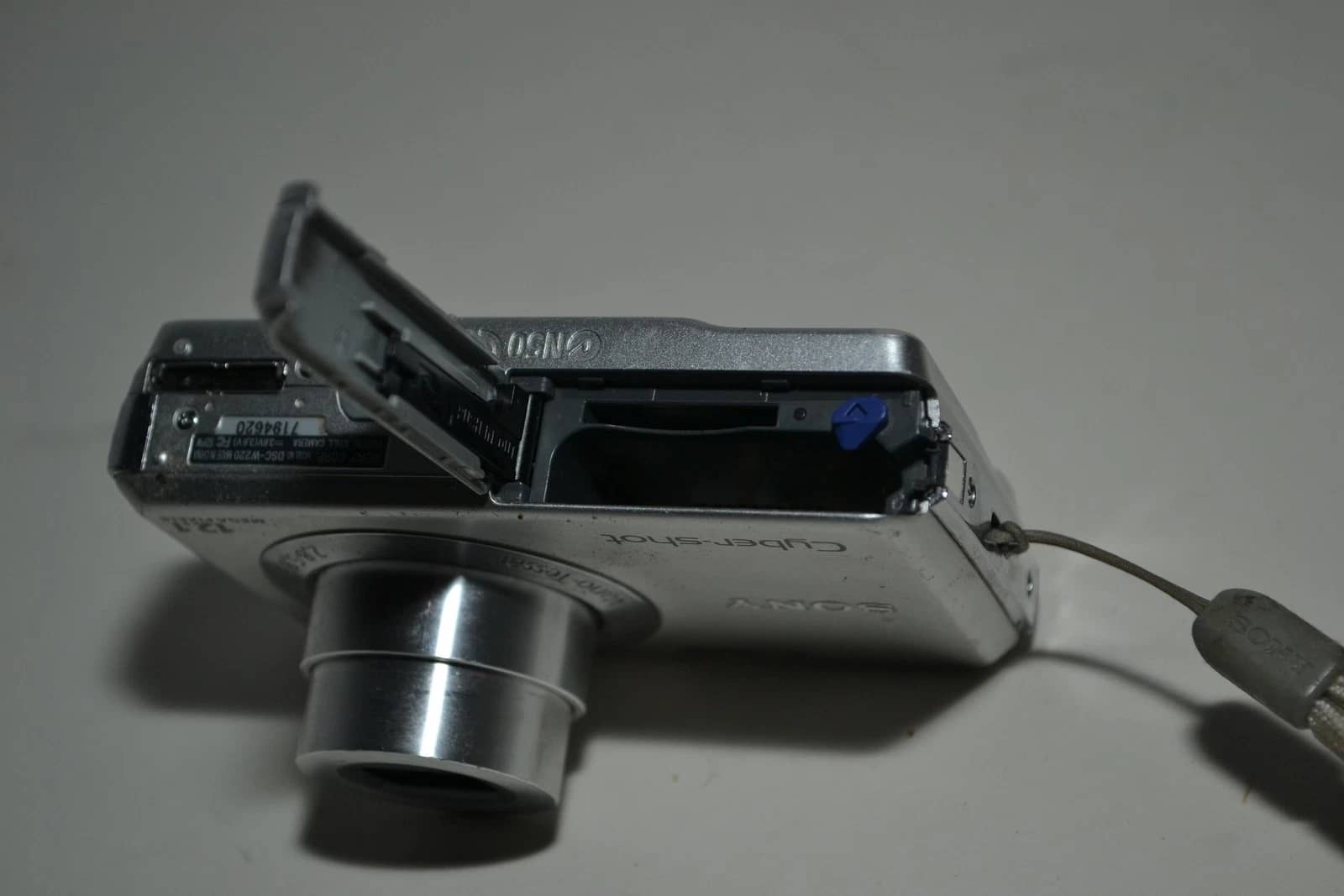 Sony Cyber-shot DSC-WX220 Digital Cameras Black New Body Only