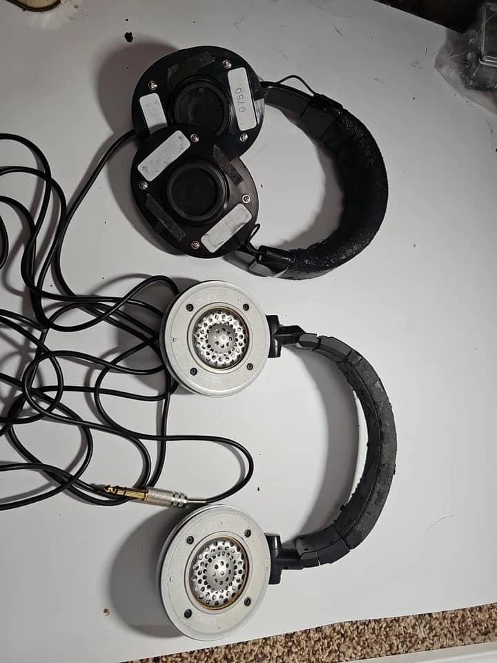 Audio-Technica ATH-M50 Headphones & Earbuds 