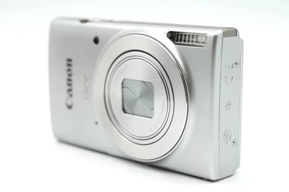 Canon PowerShot IXY 200 Digital Cameras Red New Body Only