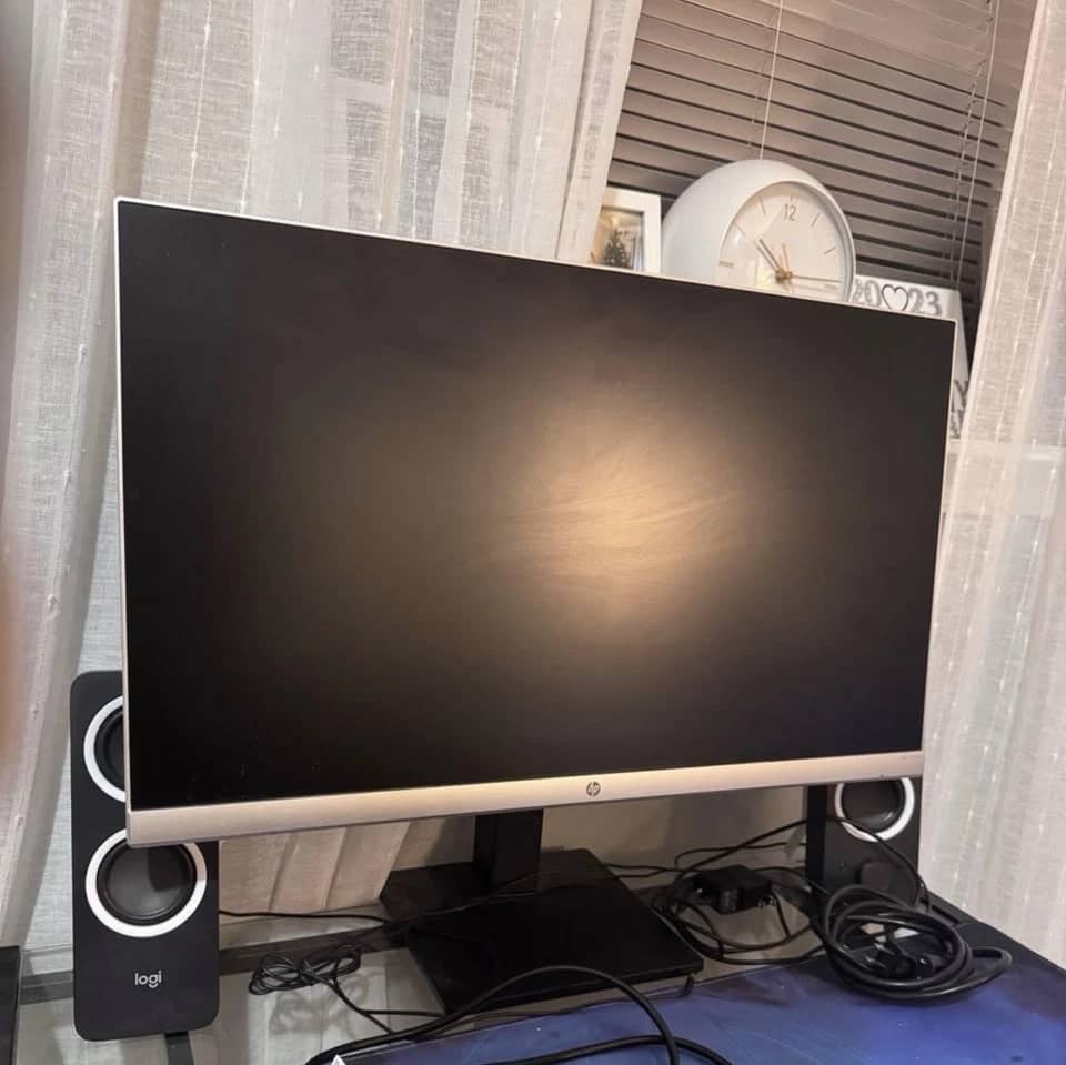 HP 27mq Monitors