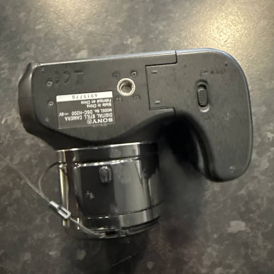 Sony DiMAGE A200 Digital Cameras